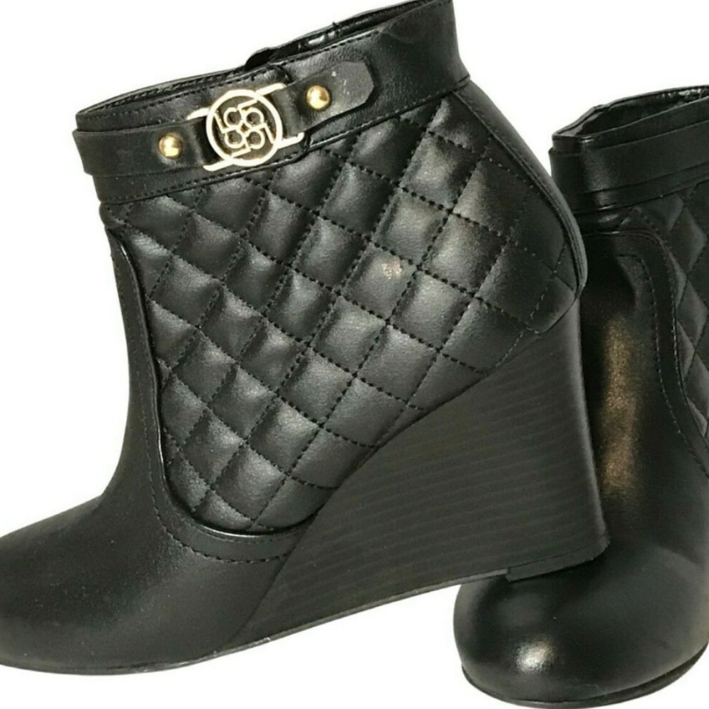 Liz Claiborne Quilted Ankle Boots 9